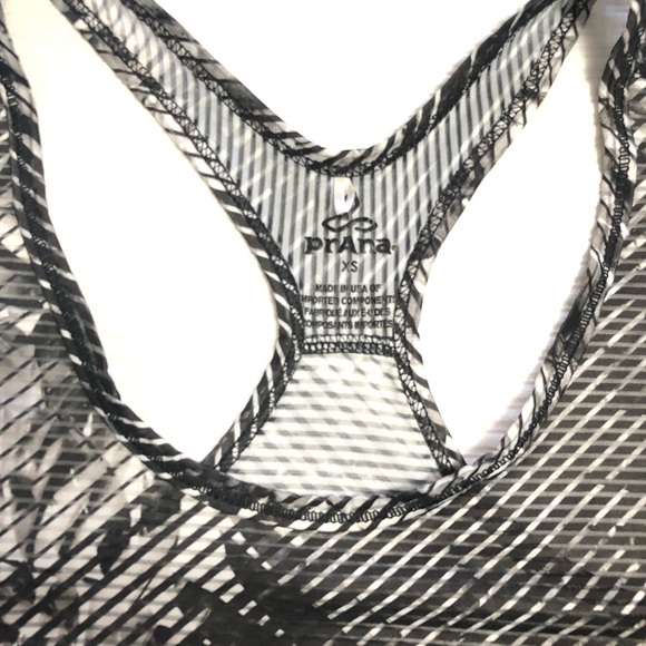 Prana work out top XS - Picture 2 of 8